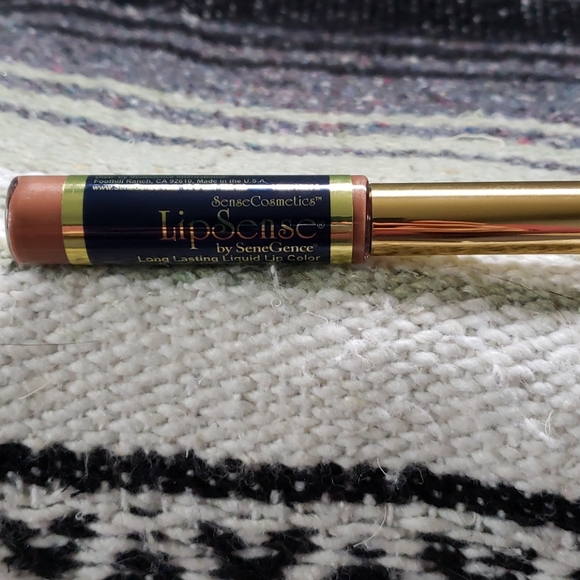 Lipsense - Picture 2 of 3